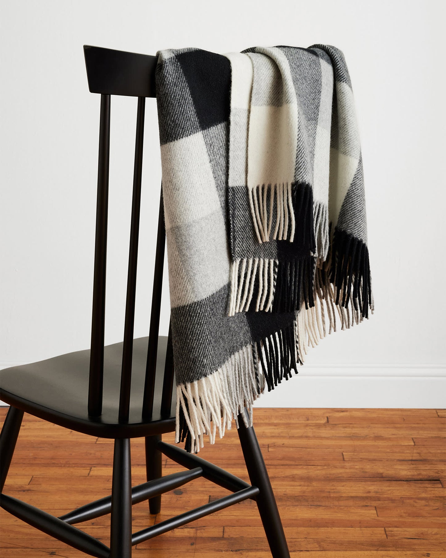 Eco-Wise Wool Fringed Throw | Black/Ivory
