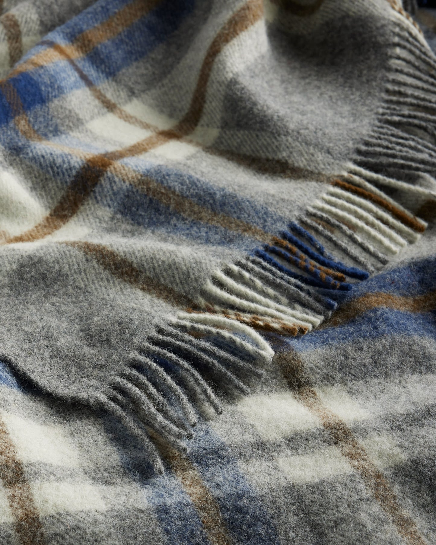 Motor Robe Throw With Leather Carrier | Raleigh Plaid