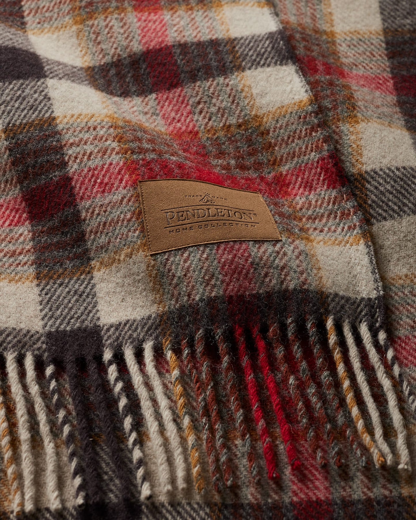 Motor Robe Throw With Leather Carrier | Lassen