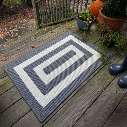 Timeless Gray Rug – detail view