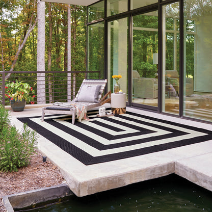 Timeless Black Rug – detail view