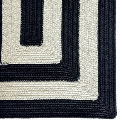 Timeless Black Rug – lifestyle