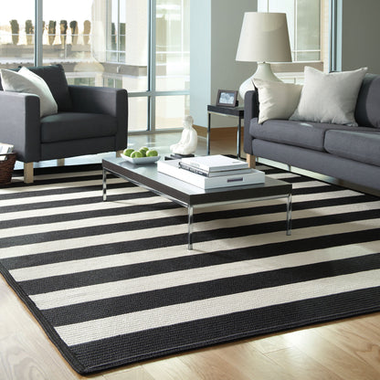 Timeless Black Rug – pattern detail