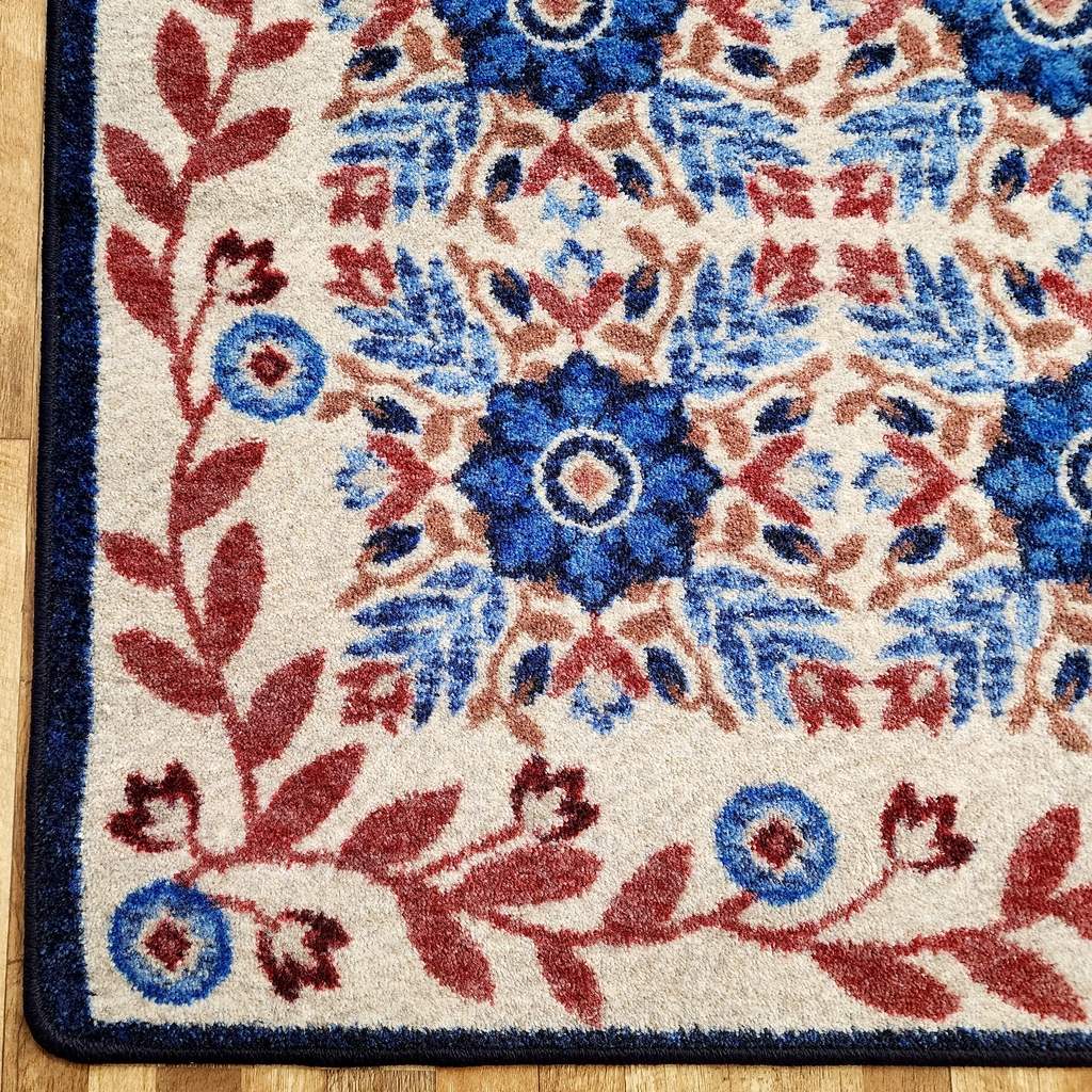 United Quilt Rug – Antique Red White & Blue – room setting