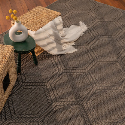 Reed Graphite Rug – detail view