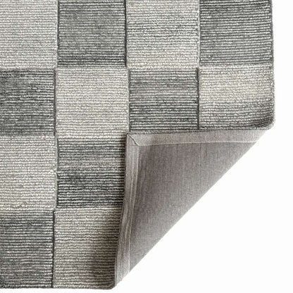 Matrix Graphite Rug – room setting