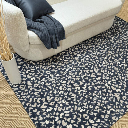 Serengeti Rug – Cheetah River – detail view
