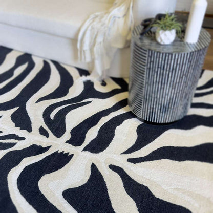 Serengeti Rug – Zebra Black – detail view