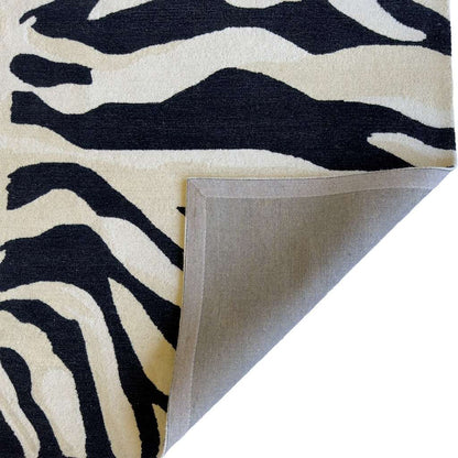 Serengeti Rug – Zebra Black – room setting