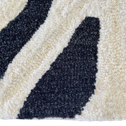 Serengeti Rug – Zebra Black – close up