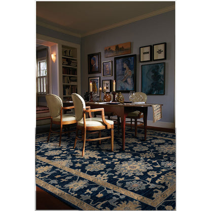 Metropolis Rug – Ushak Navy – detail view