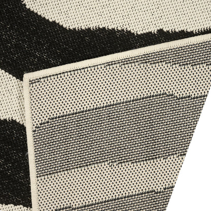Cape Town Black Rug – room setting