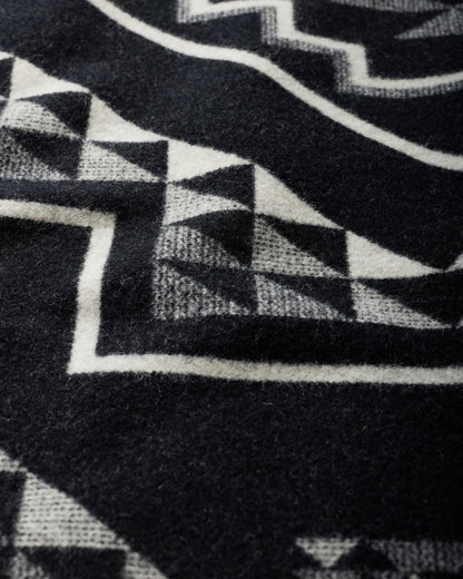 Oxbow Black/White Blanket