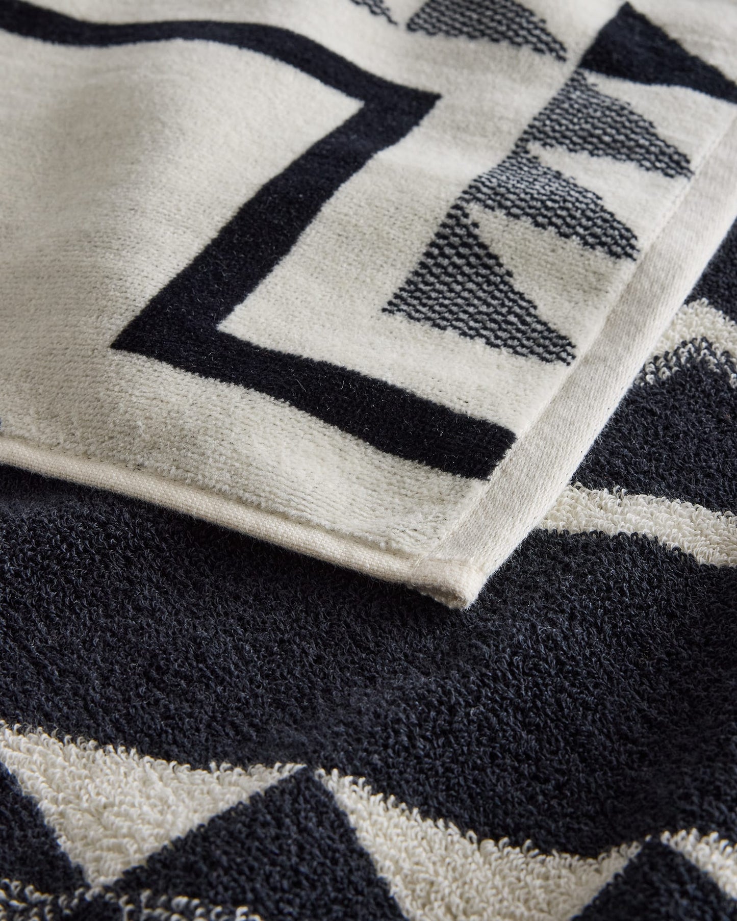 Oxbow Spa Towel | Black & White