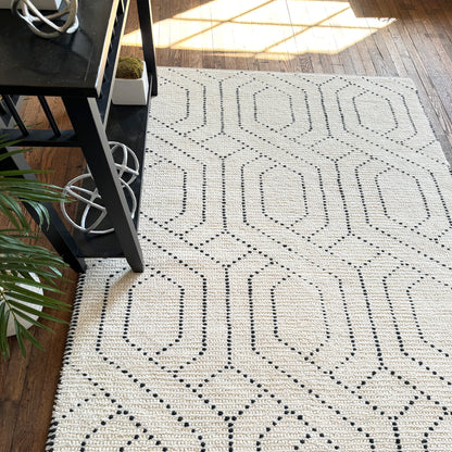 Geometrics Ivory Black Rug – detail view