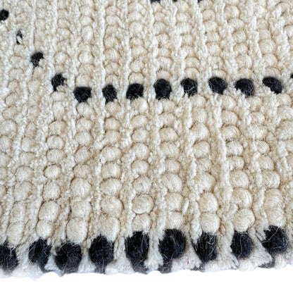 Geometrics Ivory Black Rug – close up