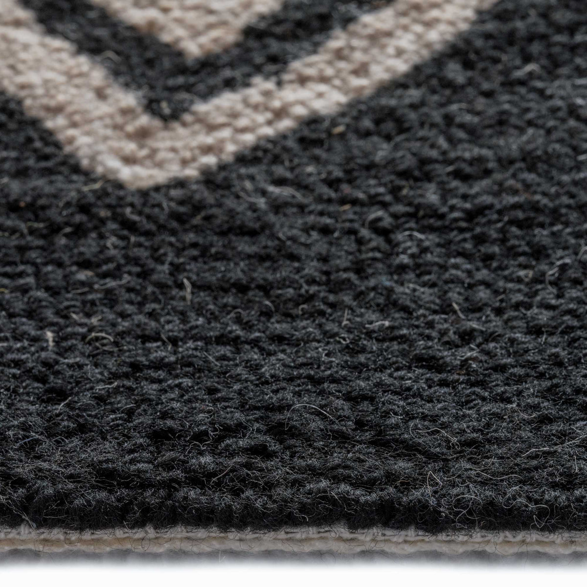 Happy Day Onyx Rug – room setting