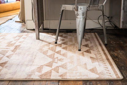 Rustic Cross Rug – Chablis – detail view
