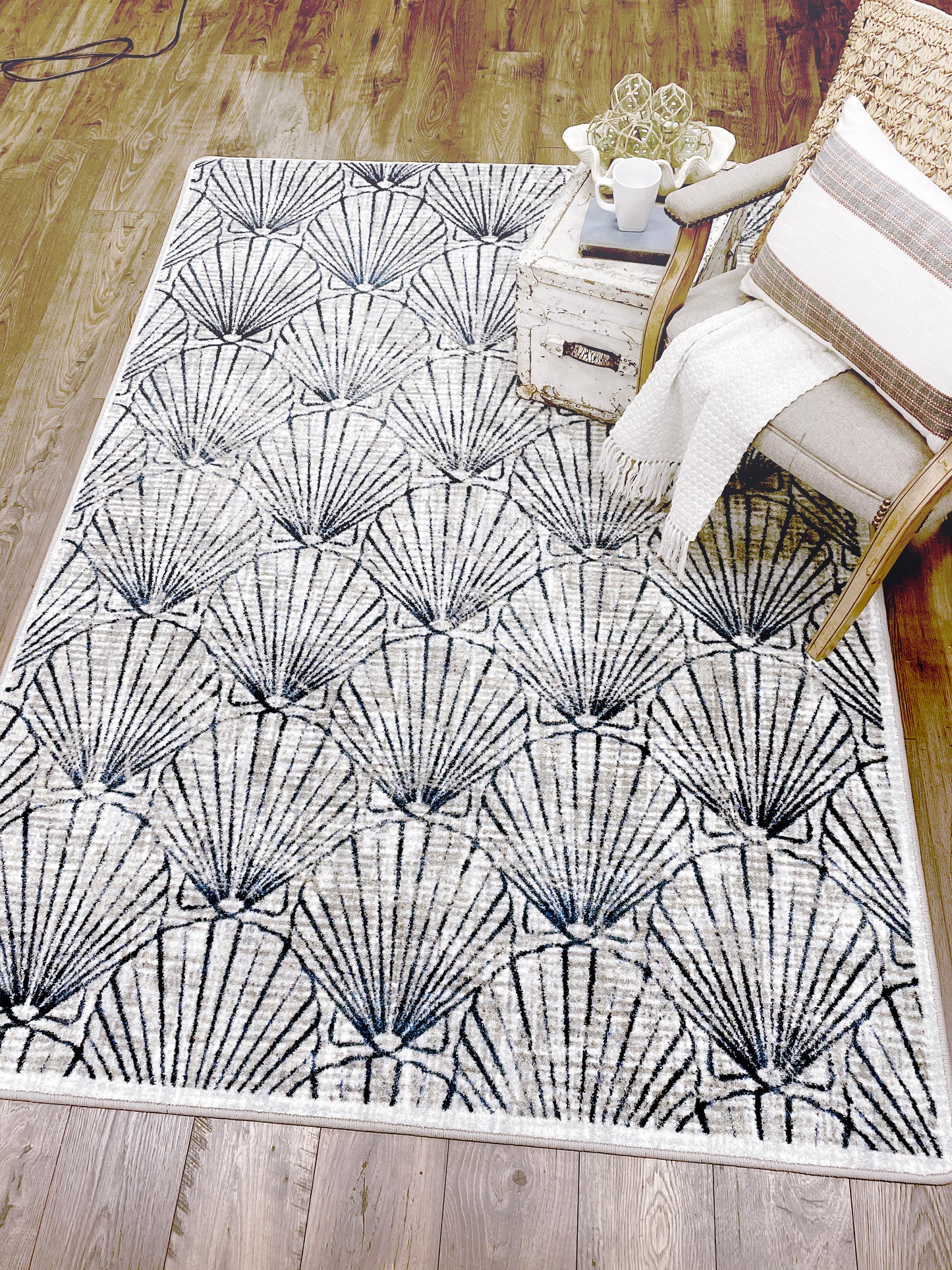 Deco Shells Rug – Natural – detail view