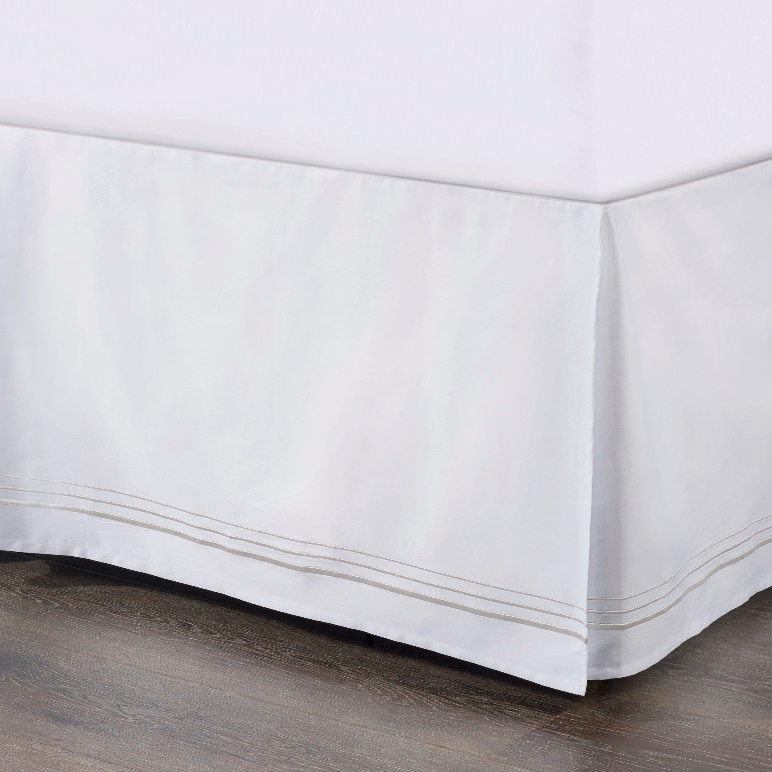 HiEnd Accents Border Embroidery Bed Skirt - Thumbnail 2