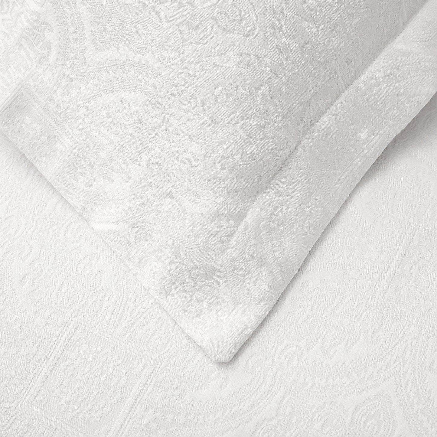 Liza White Matelassé Coverlet Set, 4 Pc