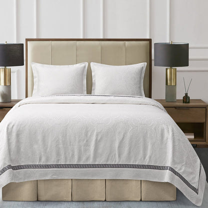 Liza White Matelassé Coverlet Set, 4 Pc