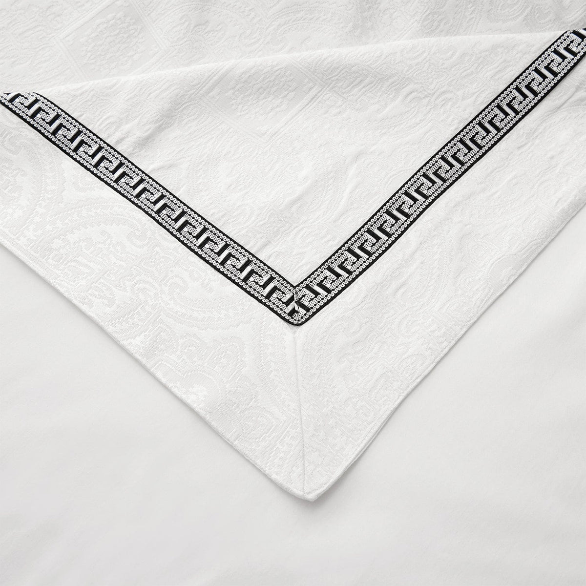 Liza White Matelassé Coverlet Set, 4 Pc