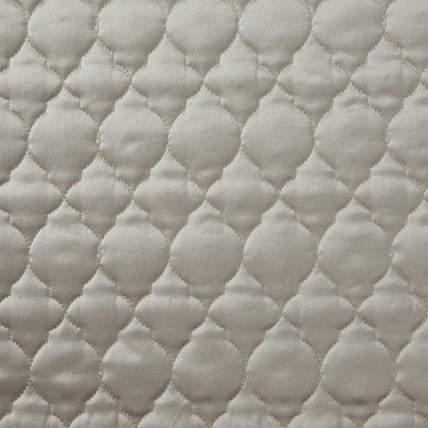 High Shine Satin Quatrefoil Quilt Swatch