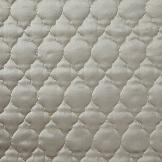 High Shine Satin Quatrefoil Quilt Swatch