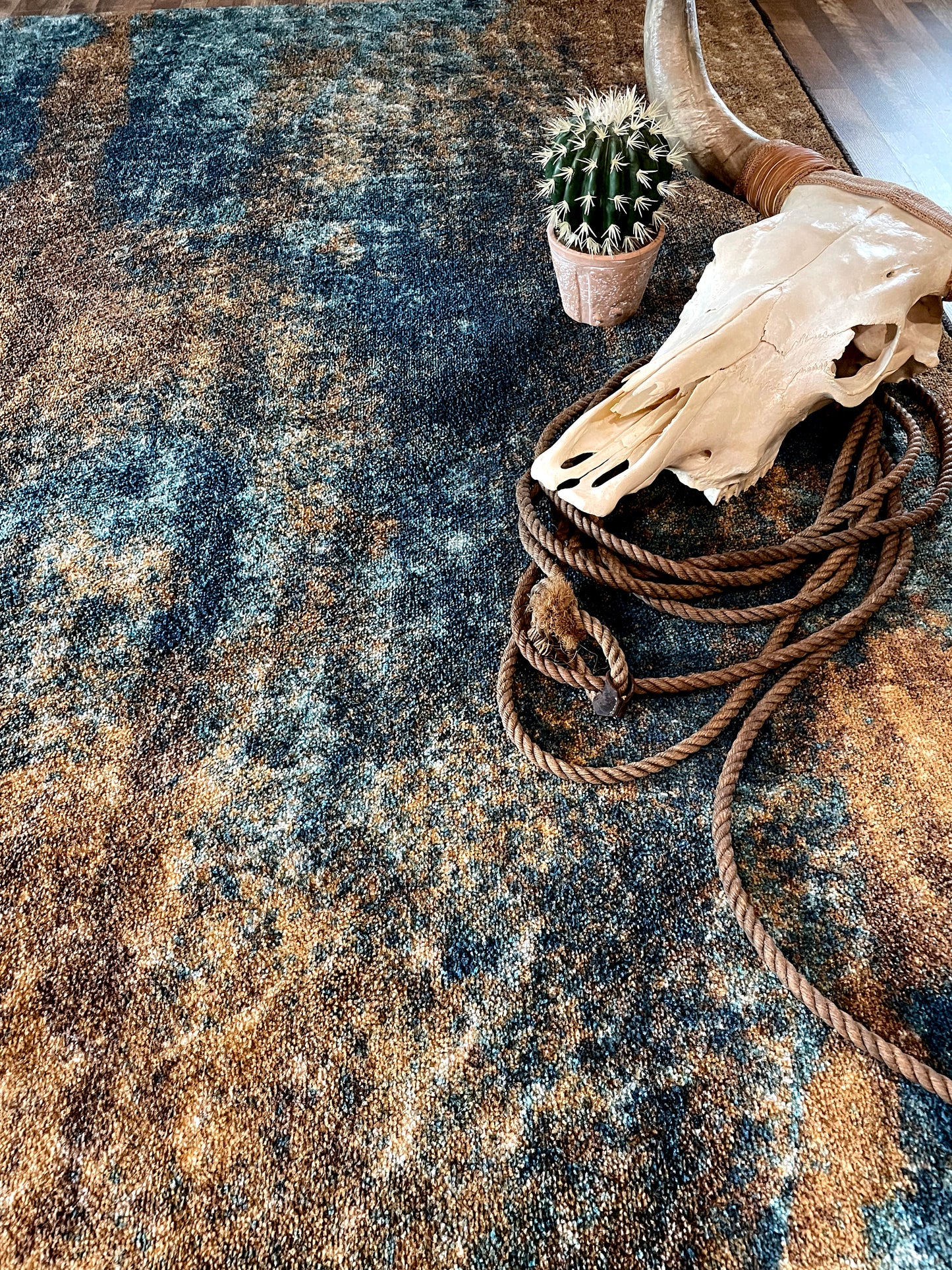 Mystic Rug – Turquoise Splash – room setting