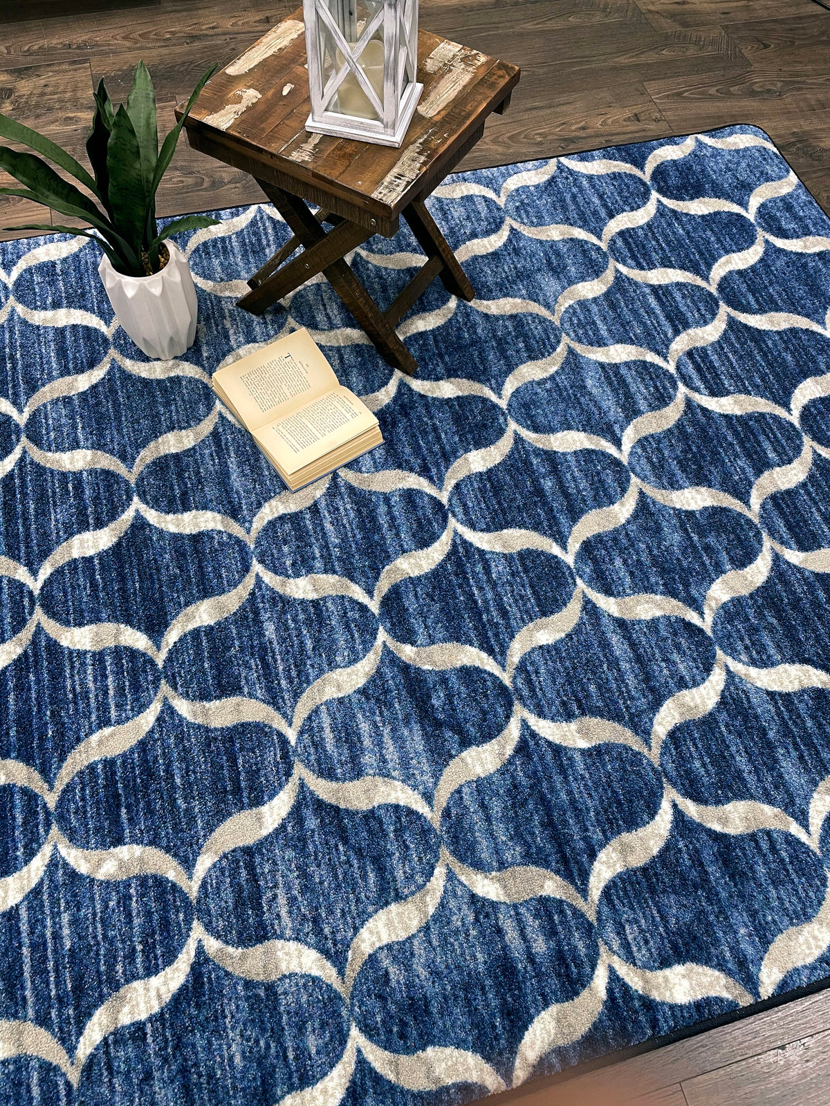 Lattice Rug – Blue – room setting