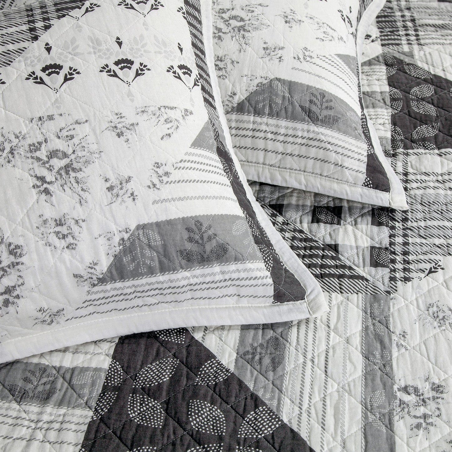 Patchwork Prairie Reversible Quilt Set, 3 Pc