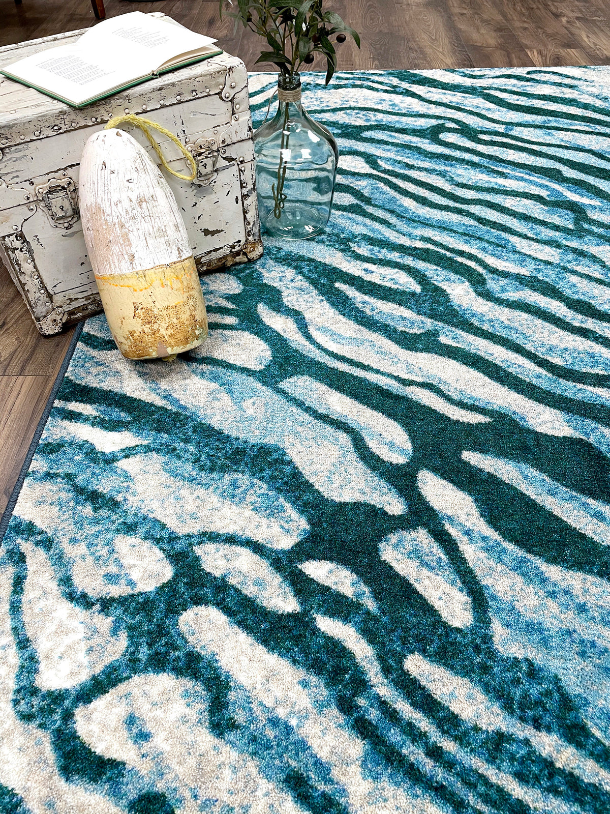 Sea Dive Rug – Azul – detail view