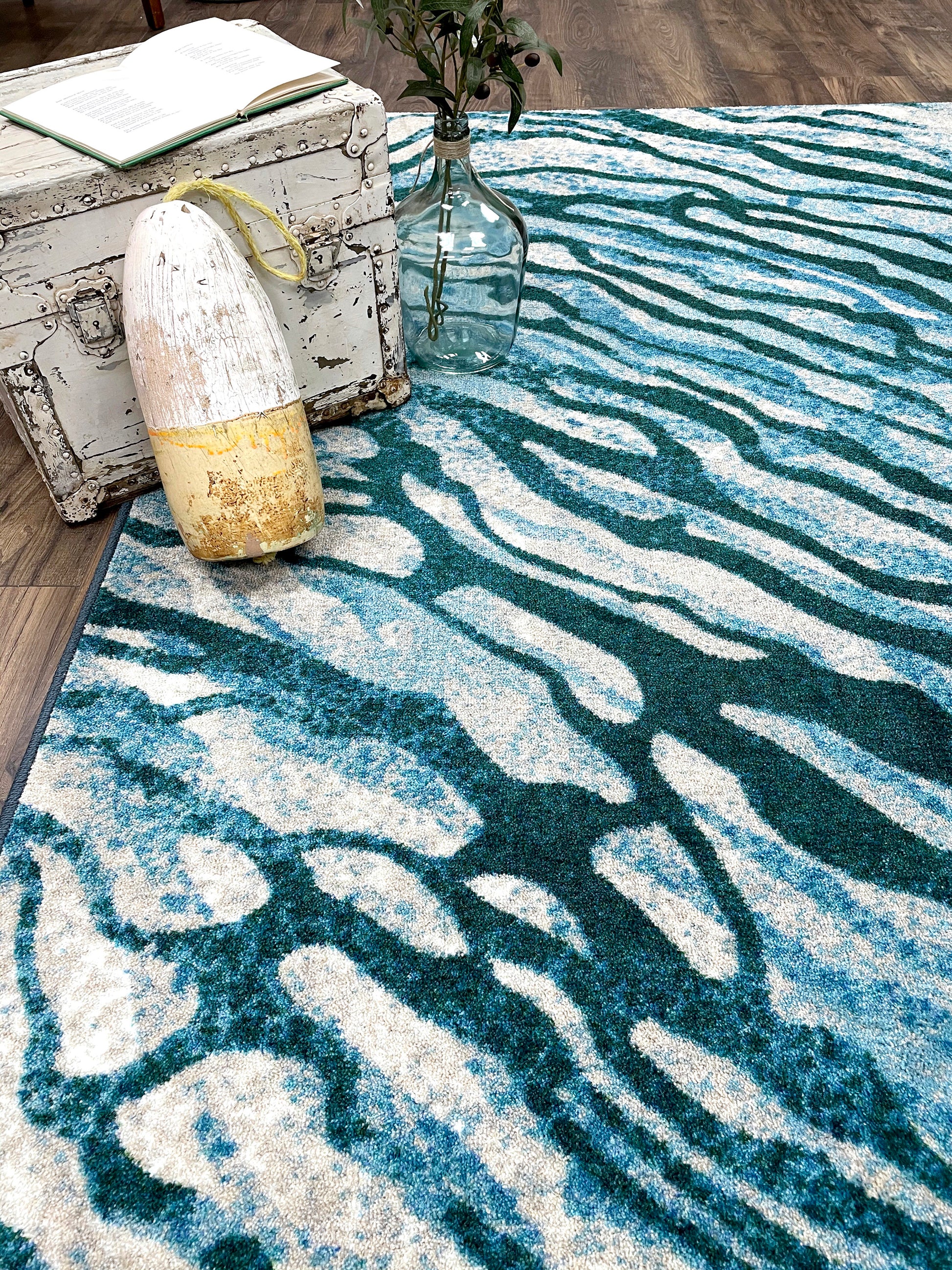 Sea Dive Rug – Azul – detail view