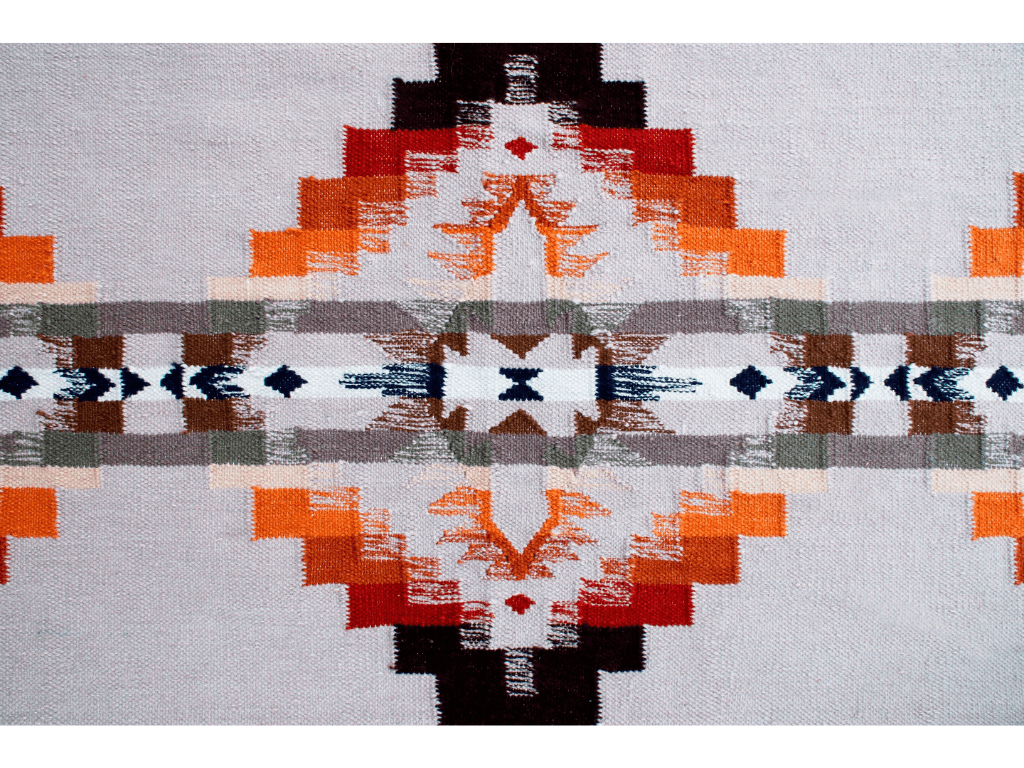 Pendleton Tierra Juniper Mesa Sand Rug – room setting